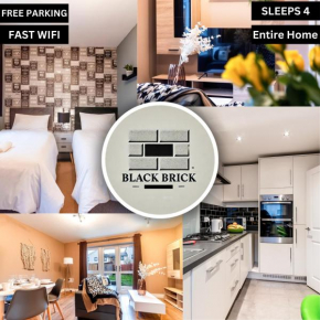 Black Brick Accommodation - sleeps 4 - PE1 - Fast Wifi - Free Parking
